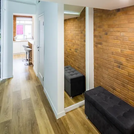 в центрі вул куліша 5 хв до оперного театру * リヴィウ