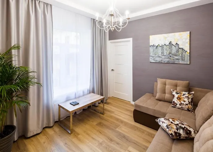 в центрі вул куліша 5 хв до оперного театру *