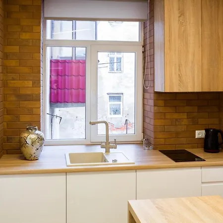 в центрі вул куліша 5 хв до оперного театру Apartment Lemberg